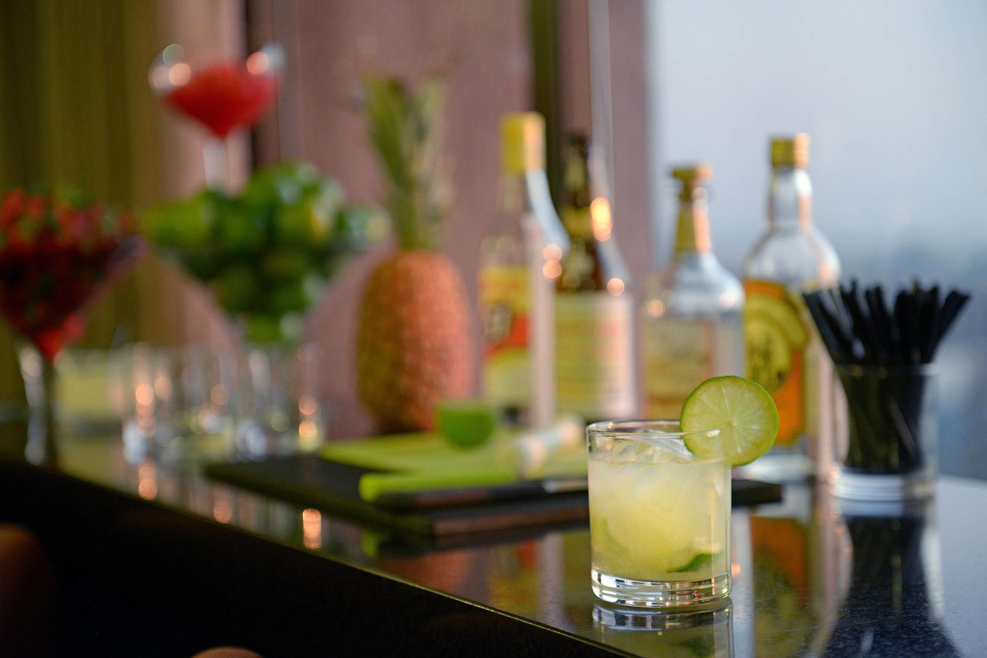 Marriott Sao Paulo Airport Hotel Гуарульюс Экстерьер фото A caipirinha
