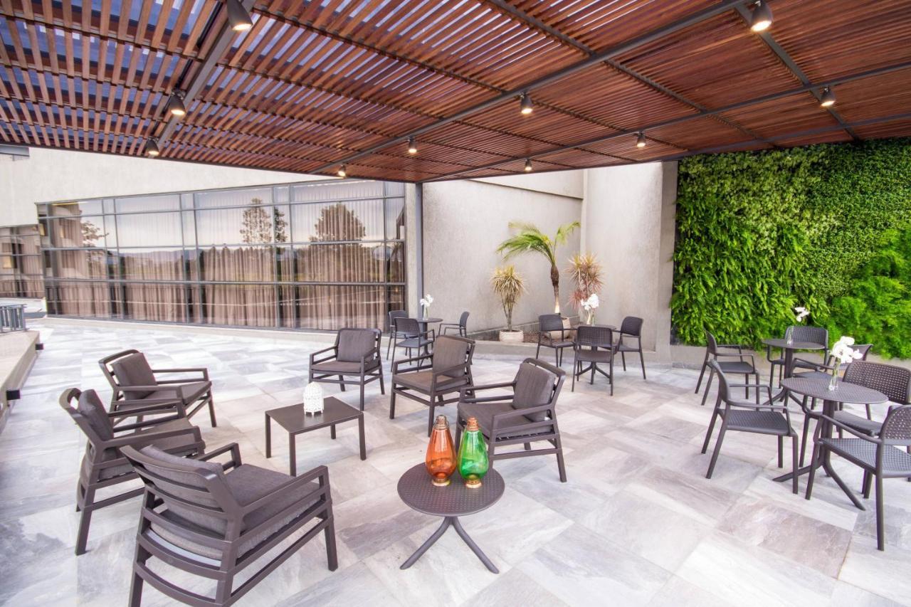 Marriott Sao Paulo Airport Hotel Гуарульюс Экстерьер фото The Sky Bar