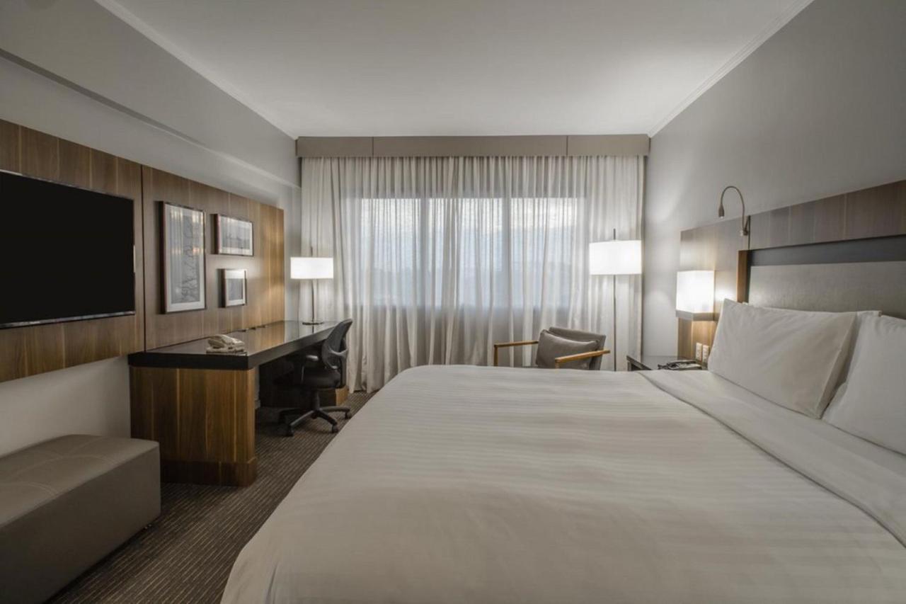 Marriott Sao Paulo Airport Hotel Гуарульюс Экстерьер фото A typical guest room at the Hilton Garden Inn