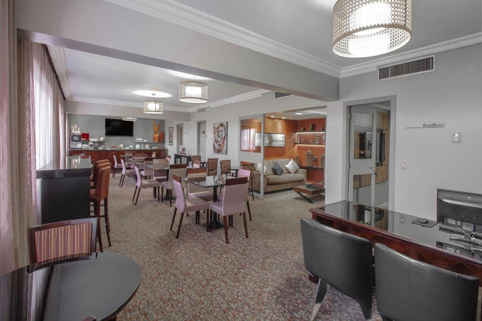 Marriott Sao Paulo Airport Hotel Гуарульюс Экстерьер фото The lounge at the airport